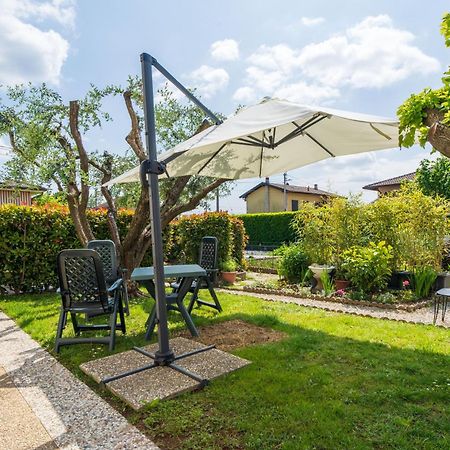 Le Rose Apartment Venegono Superiore Luaran gambar