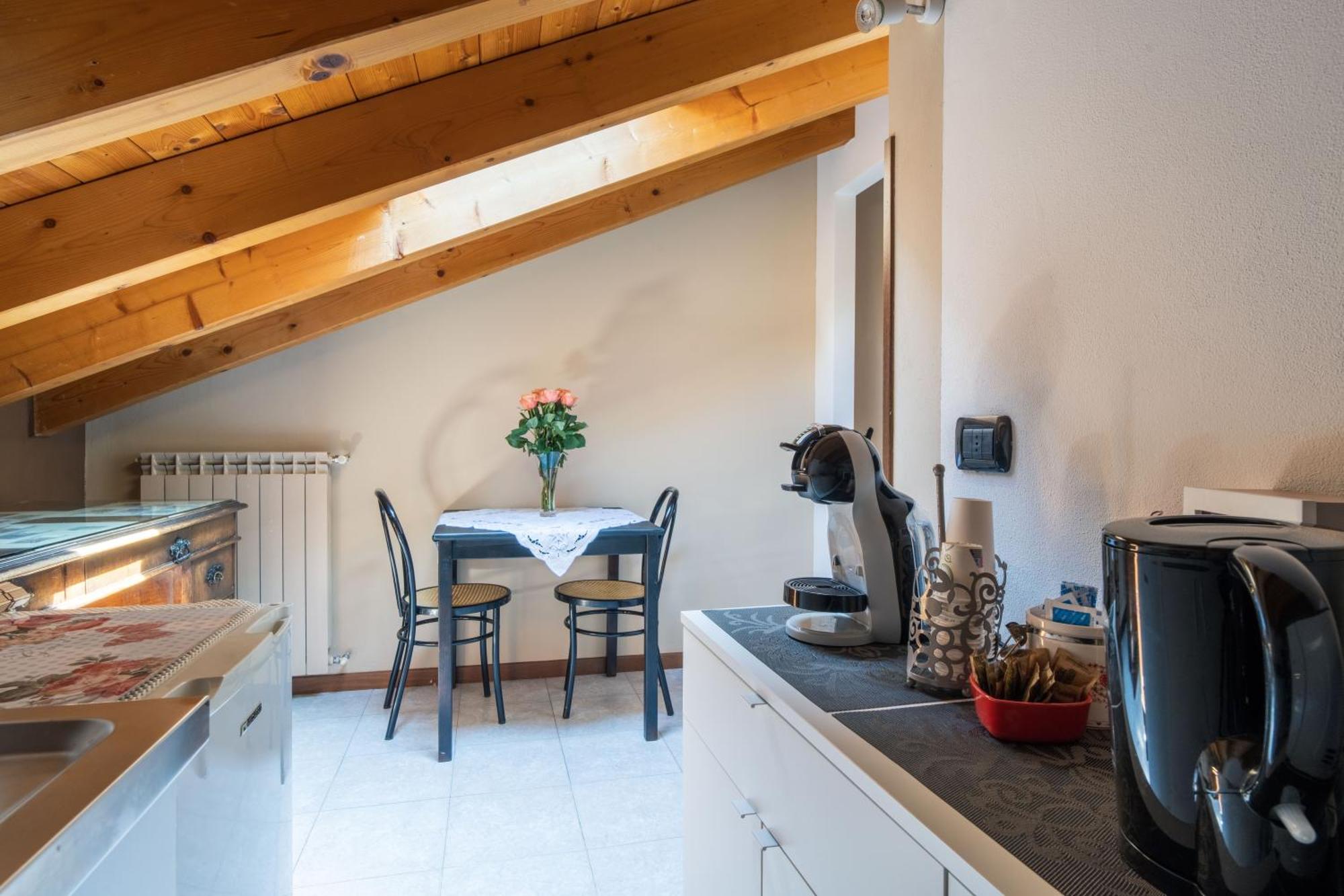 Le Rose Apartment Venegono Superiore Luaran gambar